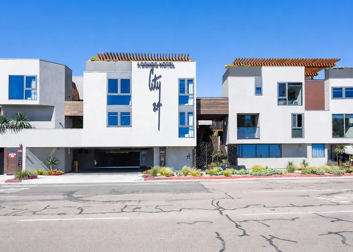City24 Condo Hotel Little Italy Mission Hills San Diego